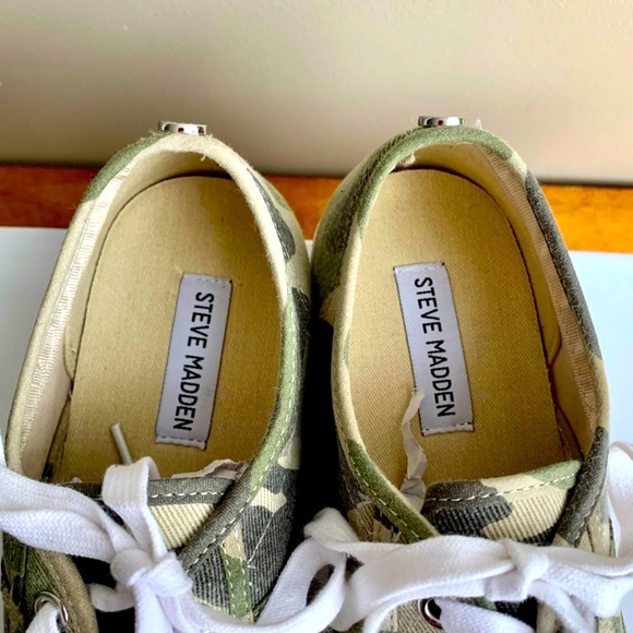 Steve Madden Sneaker Camo - Picture 3 of 8